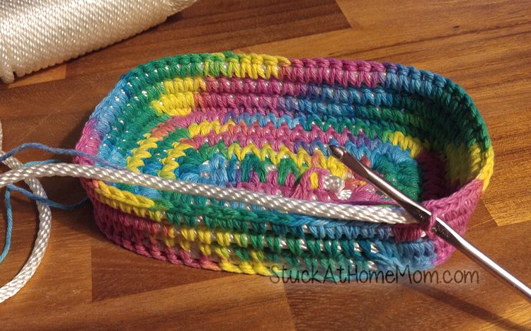 How to Crochet a Basket - Rectangle Bottom
