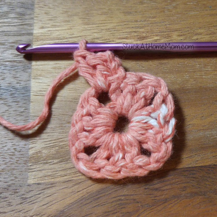 How to Crochet a Simple Granny Square for the Beginner
