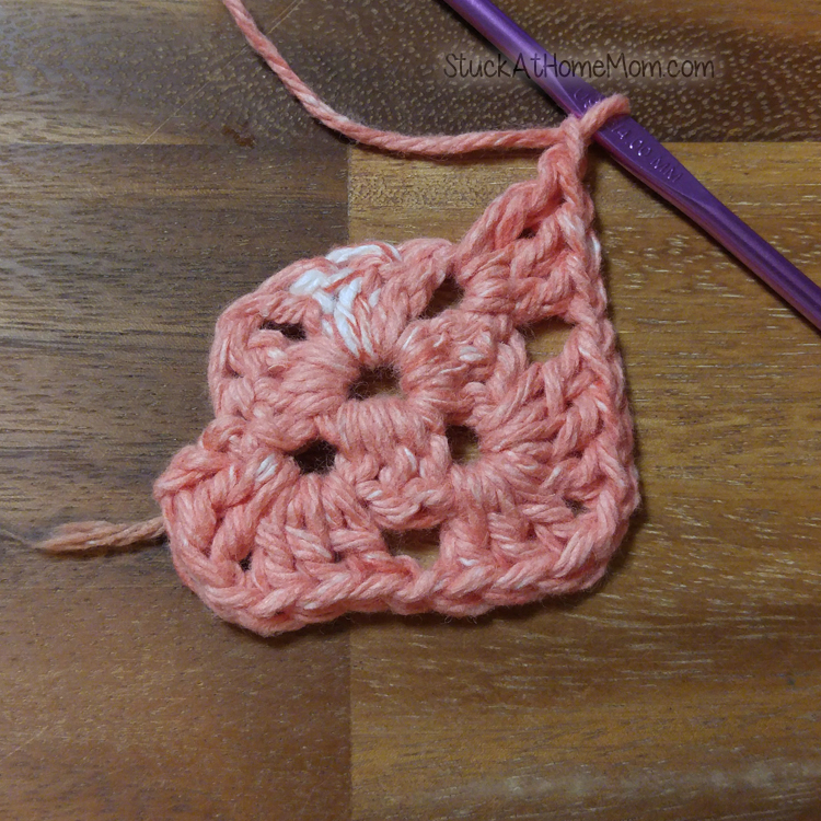 How to Crochet a Simple Granny Square for the Beginner