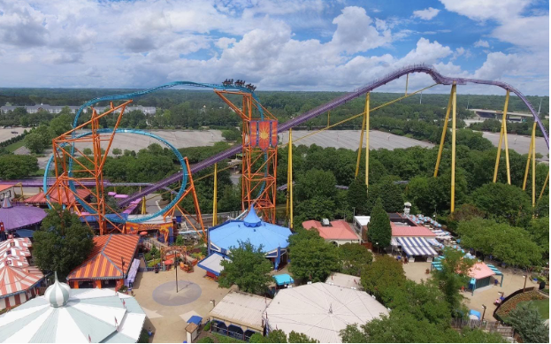 7 Best Amusement Parks For Familycation In U.S.