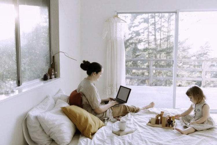 Simple Financial Advice for the Stay-At-Home Mom Simple Financial Advice for the Stay-At-Home Mom