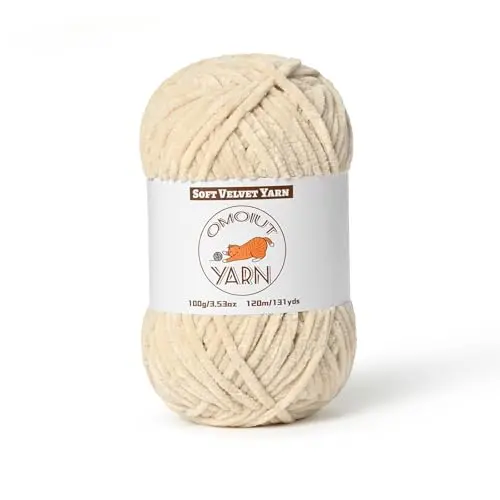 OMoiut Chenille yarn in Beige showing plush velvet texture