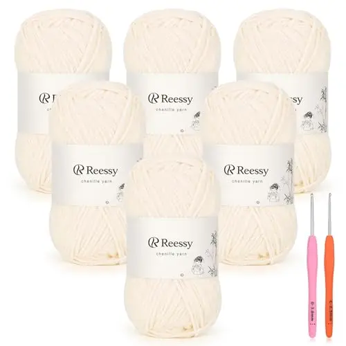 Reessy Skinny Chenille yarn in light nude color